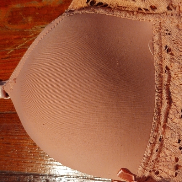 Light Pink No Wire Lacy Bra Sz 38C - Picture 2 of 8